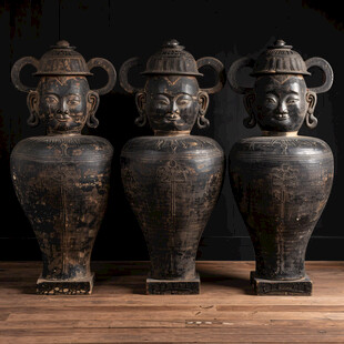 皱脸神肖像陶瓶