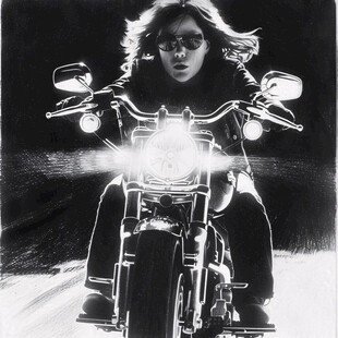 光影隧道骑摩托的女孩