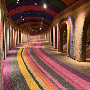 商场彩虹通道