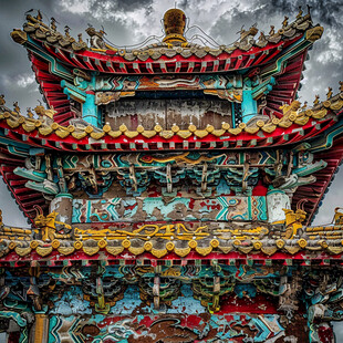 鎏金雕花彩色古建筑