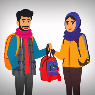 背着书包的男孩女孩