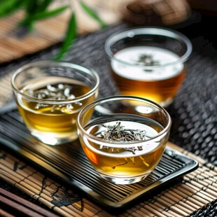 逆光玻璃品茗杯