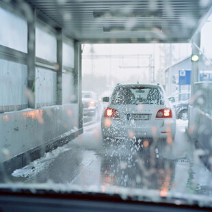 雨天堵车图片