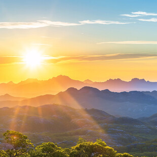大幅高清山水日出