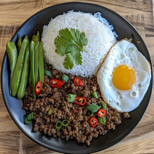 肉燥鸡蛋双拼饭