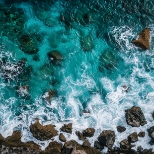 海边礁石海浪海洋海岛