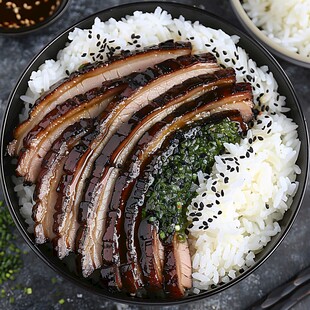 梅菜扣肉牛油拌饭