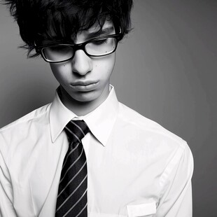 帅气眼镜男头像