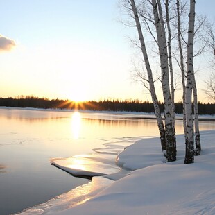 不冻河日出