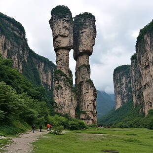 神龙峡景区石柱