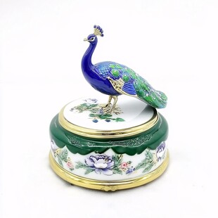 掐丝珐琅鹤式蜡台