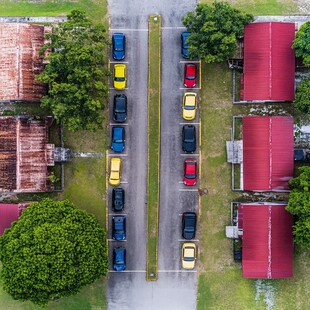 鸟瞰小轿车