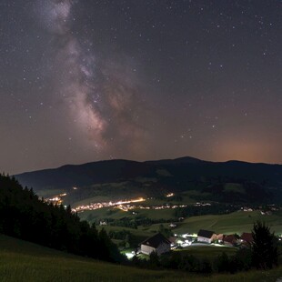 山村夜景