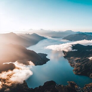 千岛湖山峦云彩大气