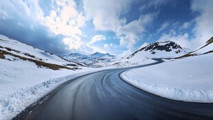 冰天雪地道路