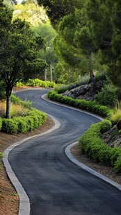 蜿蜒的休闲道路