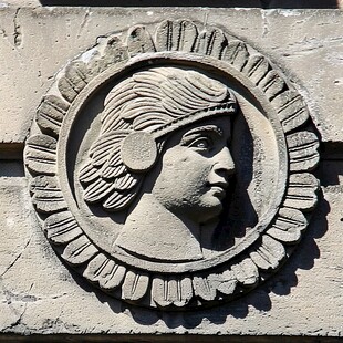 赤土陶雅典娜头像