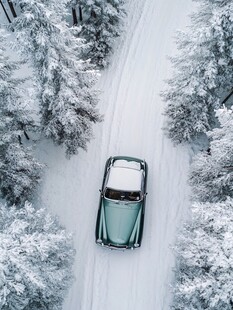 雪上汽车运动