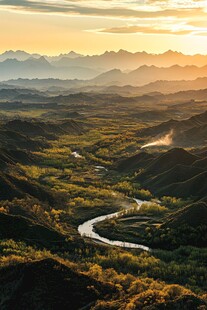 山坳沟壑残阳