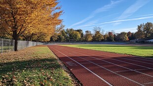 学校运动场图片下载