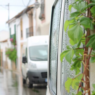 住宅区下雨