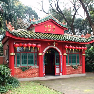 闽南红建筑大门