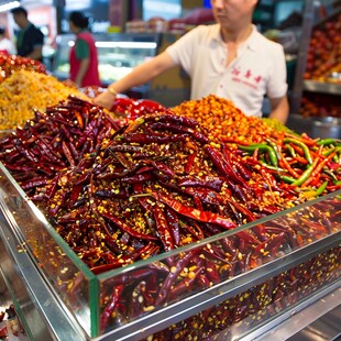 超市待出售的大辣椒