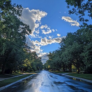 雨后蓝天马路