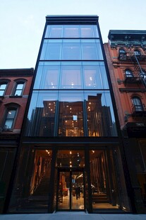 创意电梯玻璃幕墙设计