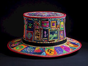 苗族彩绘漆平顶帽