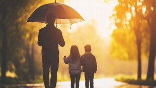 风雨同行陪伴父母