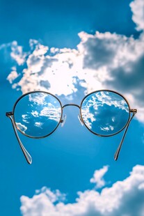 眼镜里的蓝天