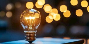 灯泡创意场景图