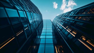 宝石蓝玻璃建筑