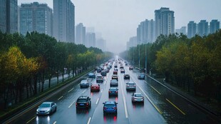 雨中行车