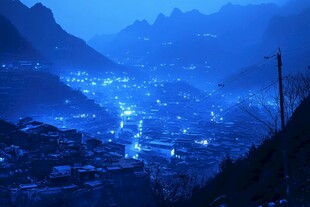 苗寨的夜景