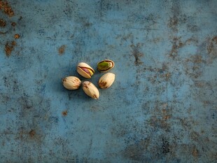 深底上的开心果