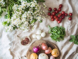 圣女果茉莉花