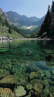 高山湖泊青绿山水