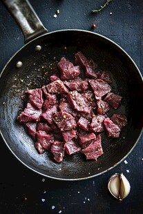 牛肉粒烹饪过程