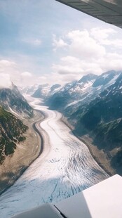 航拍冰川雪山