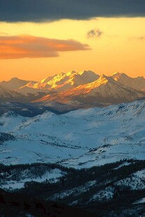 雪山夕晖