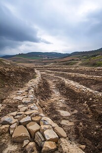 黄土石头路