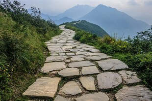 登山道路石板路