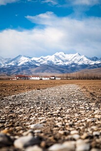 雪山远影