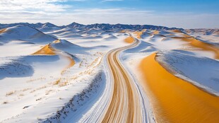 大漠雪景