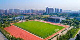 航拍校园运动场