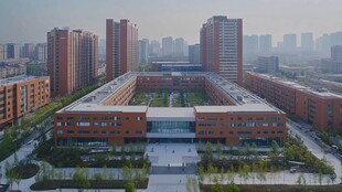 航拍学校建筑