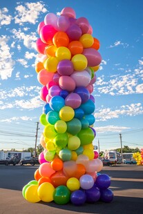 彩色气球小屋造型雕塑