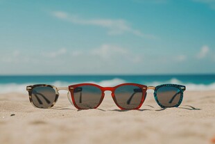 眼镜里的海边景色